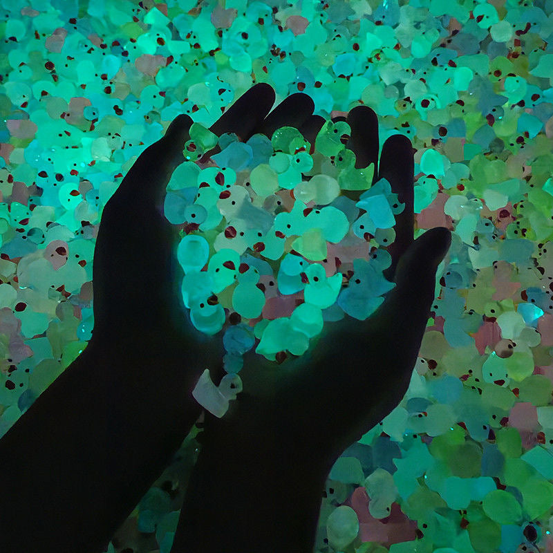 Christmas New PROMO Fshion POP Botol Isi Mainan Mini Bebek Lucu Glow in The Dark Dekorasi Meja Hiasan Kamar Tidur Pajangan Mobil Koleksi Imut Hadiah Unik & Spesial untuk Teman Anak