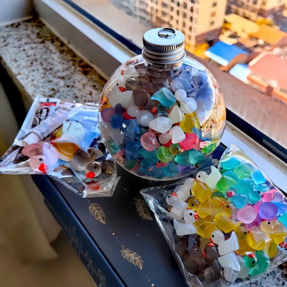 Fshion POP Botol Isi Mainan Mini Bebek Lucu Glow in The Dark  Dekorasi Meja, Hiasan Kamar Tidur, Pajangan Mobil, Koleksi Imut, Hadiah Unik & Spesial untuk Teman/Anak